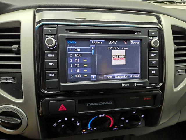 Photo of 2015 Black Toyota Tacoma