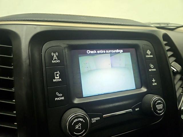 Photo of 2015 White Jeep Cherokee