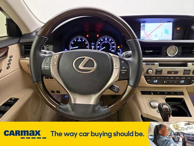 Photo of 2013 Red Lexus ES 350
