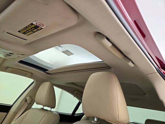 Photo of 2013 Red Lexus ES 350