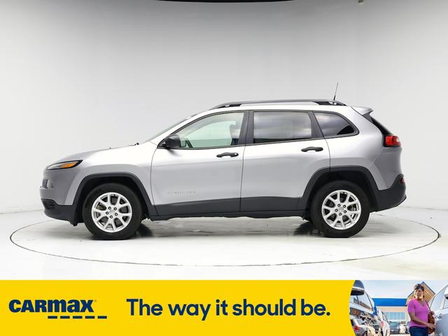 Photo of 2017 Silver Jeep Cherokee