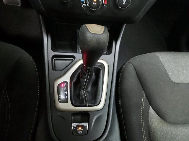 Photo of 2017 Silver Jeep Cherokee