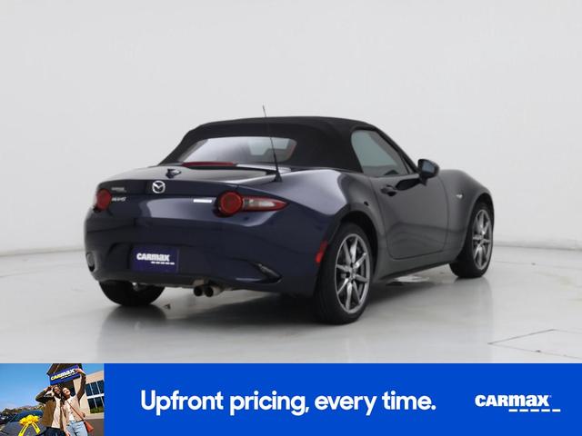 Photo of 2022 Blue Mazda MX-5 Miata