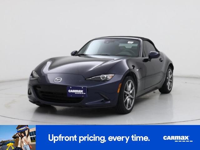 Photo of 2022 Blue Mazda MX-5 Miata