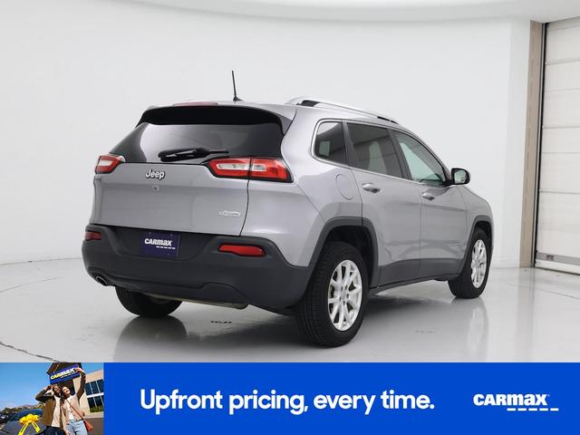 Photo of 2017 Gray Jeep Cherokee