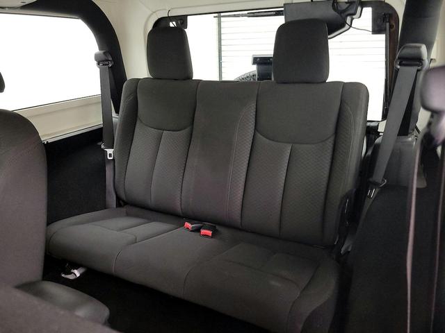 Photo of 2015 White Jeep Wrangler