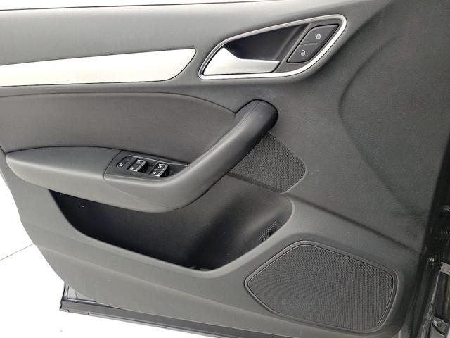 Photo of 2017 Gray Audi Q3