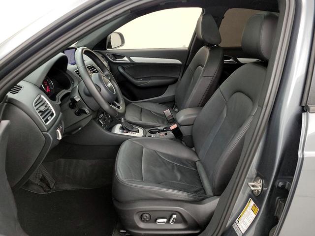Photo of 2017 Gray Audi Q3