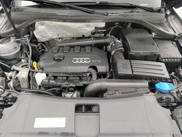 Photo of 2017 Gray Audi Q3