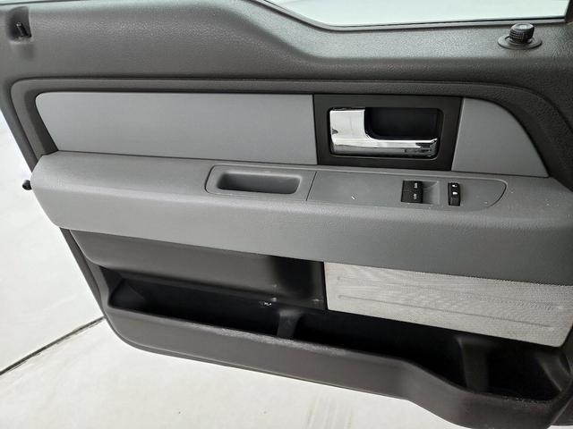 Photo of 2014 White Ford F-150