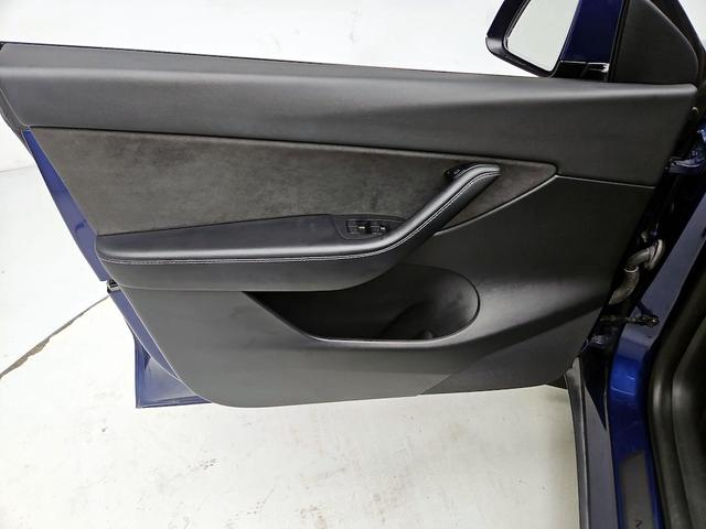 Photo of 2021 Blue Tesla Model Y