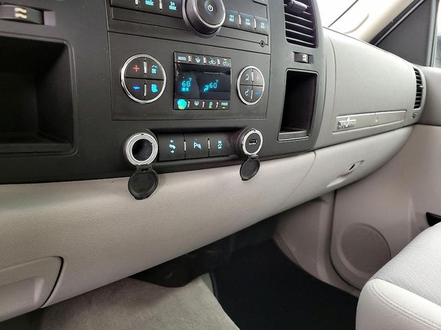 Photo of 2013 Silver Chevrolet Silverado 1500