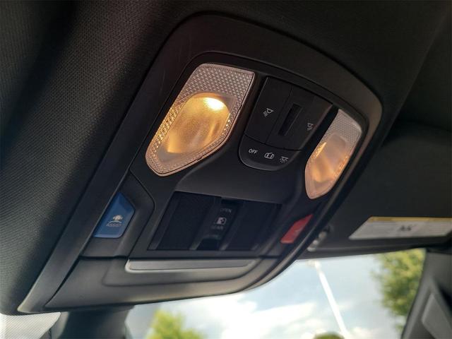 Photo of 2022 Bright White Clearcoat RAM 1500