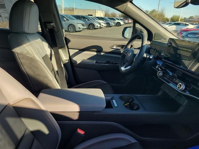 Photo of 2025 Snowfall Pearl Honda Prologue