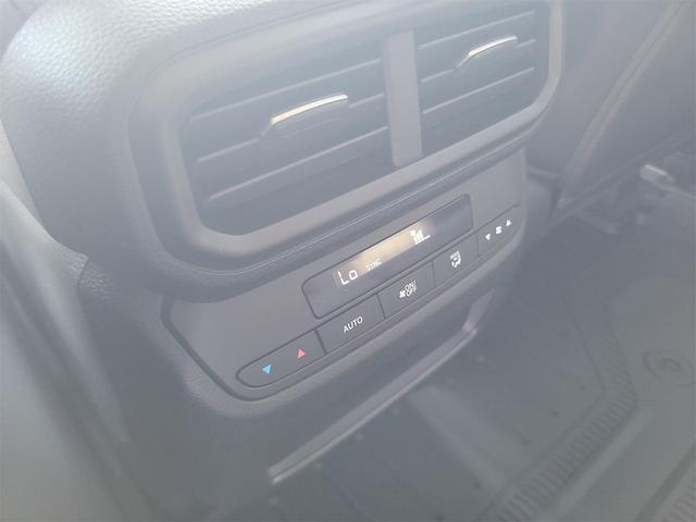 Photo of 2025 Obsidian Blue Pearl Honda Pilot