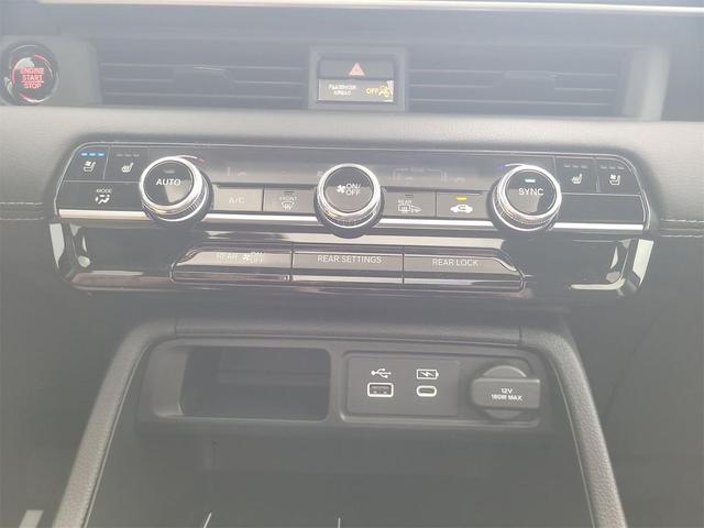 Photo of 2025 Crystal Black Pearl Honda Pilot