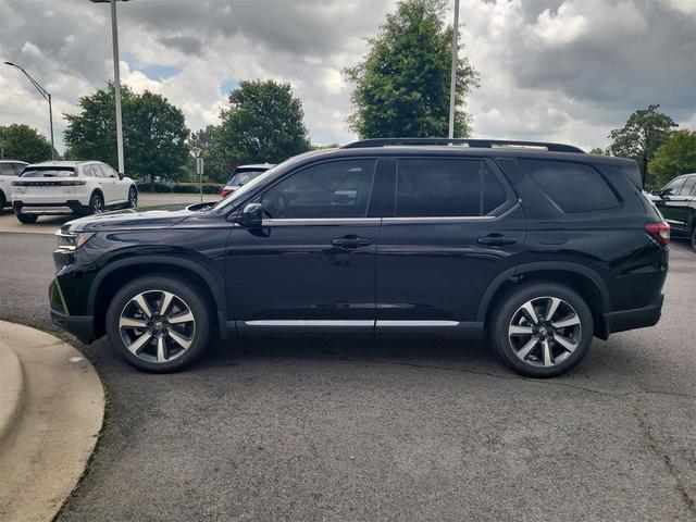 Photo of 2025 Crystal Black Pearl Honda Pilot