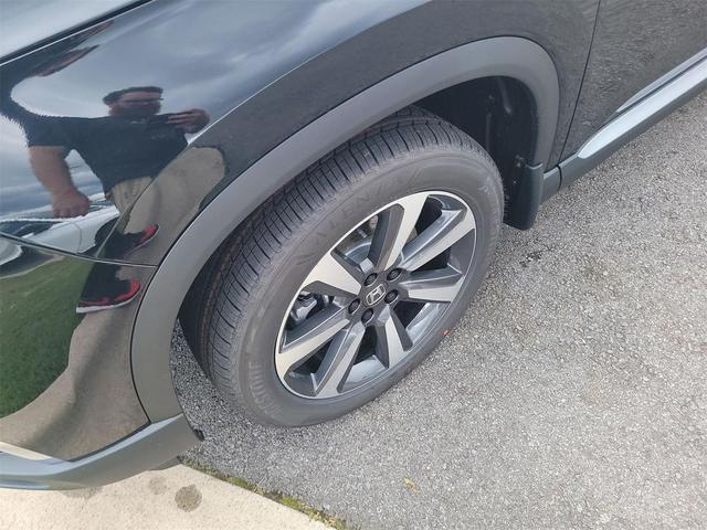 Photo of 2025 Crystal Black Pearl Honda Pilot