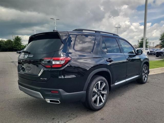 Photo of 2025 Crystal Black Pearl Honda Pilot