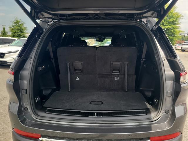 Photo of 2025 Baltic Gray Metallic Clearcoat Jeep Grand Cherokee L