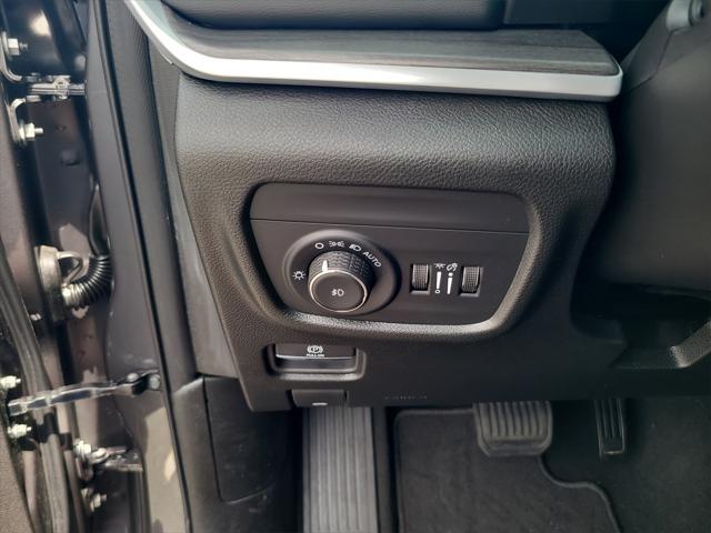 Photo of 2025 Baltic Gray Metallic Clearcoat Jeep Grand Cherokee L