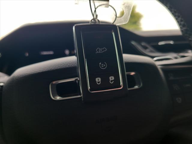 Photo of 2025 Baltic Gray Metallic Clearcoat Jeep Grand Cherokee L