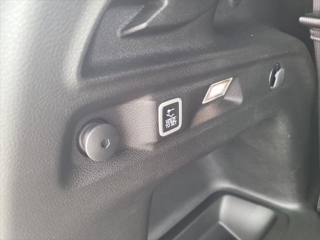 Photo of 2025 Baltic Gray Metallic Clearcoat Jeep Grand Cherokee L