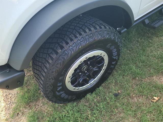 Photo of 2021 Oxford White Ford Bronco
