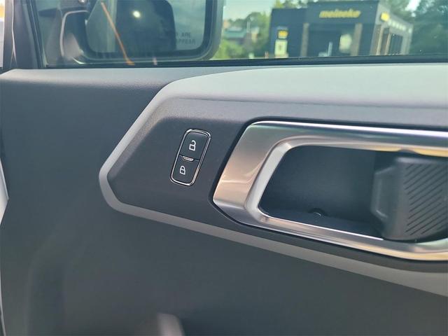 Photo of 2021 Oxford White Ford Bronco