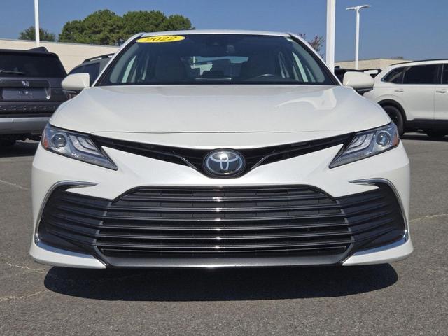 Photo of 2022 Wind Chill Pearl Toyota Camry