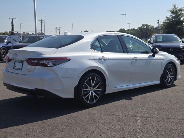 Photo of 2022 Wind Chill Pearl Toyota Camry