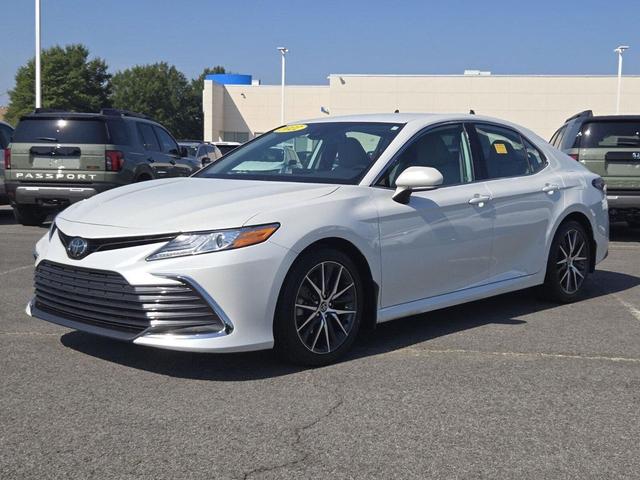 Photo of 2022 Wind Chill Pearl Toyota Camry