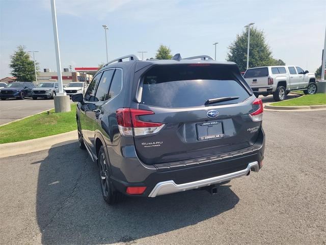 Photo of 2023 Gray Metallic Subaru Forester