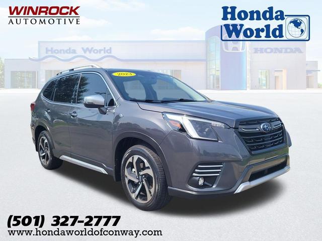Photo of 2023 Gray Metallic Subaru Forester