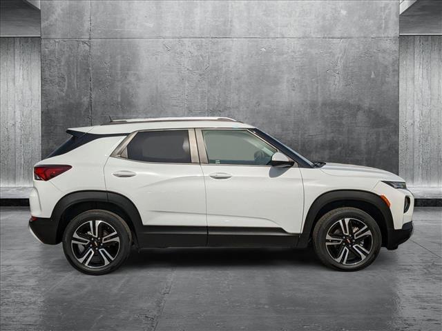Photo of 2023 Summit White Chevrolet Trailblazer