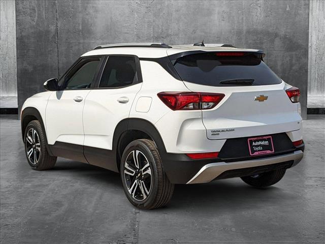 Photo of 2023 Summit White Chevrolet Trailblazer