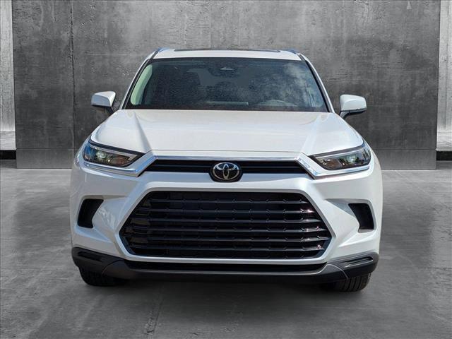Photo of 2025 Wind Chill Pearl Toyota Grand Highlander