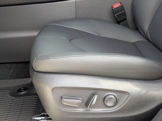 Photo of 2025 Wind Chill Pearl Toyota Grand Highlander