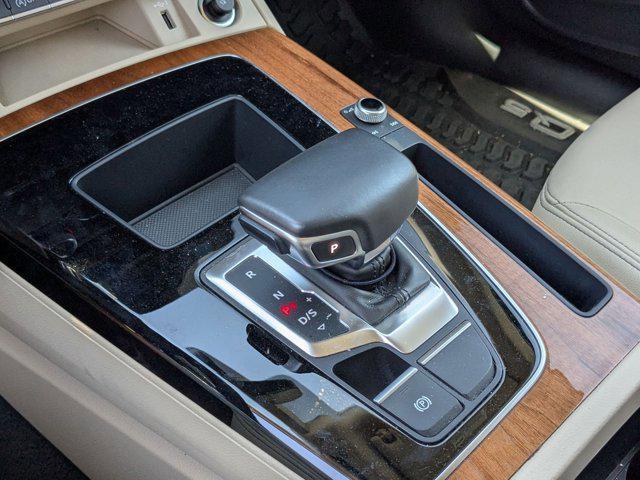 Photo of 2021 White Audi Q5