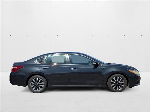 Photo of 2018 Storm Blue Nissan Altima