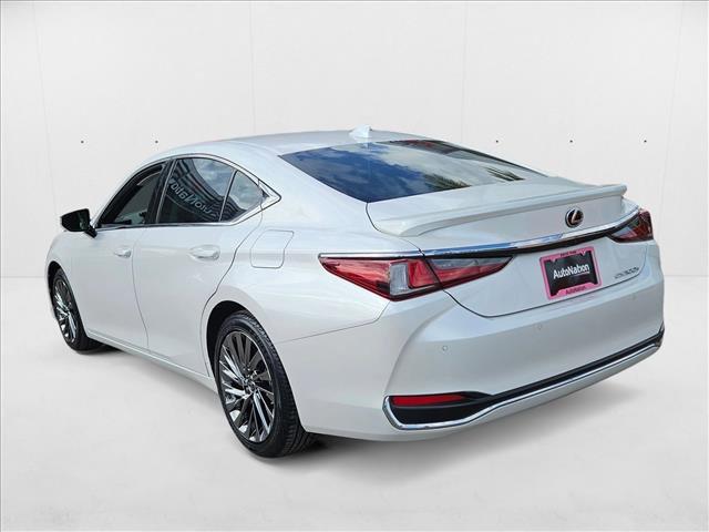 Photo of 2025 Eminent White Pearl Lexus ES 300h
