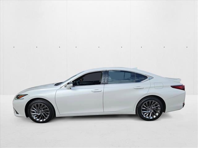 Photo of 2025 Eminent White Pearl Lexus ES 300h