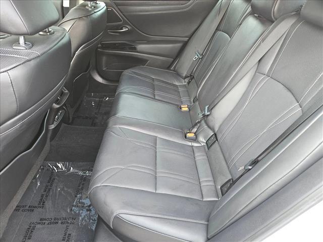 Photo of 2025 Eminent White Pearl Lexus ES 300h