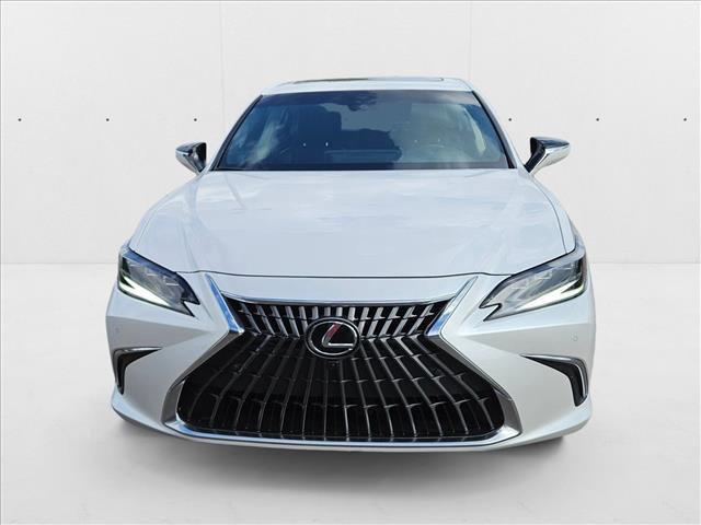 Photo of 2025 Eminent White Pearl Lexus ES 300h