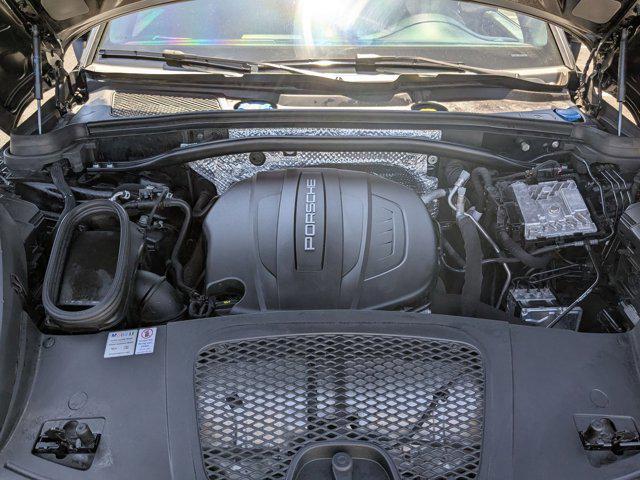 Photo of 2019 Carrara White Metallic Porsche Macan