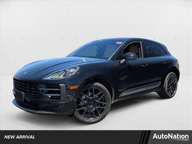 Photo of 2019 Carrara White Metallic Porsche Macan