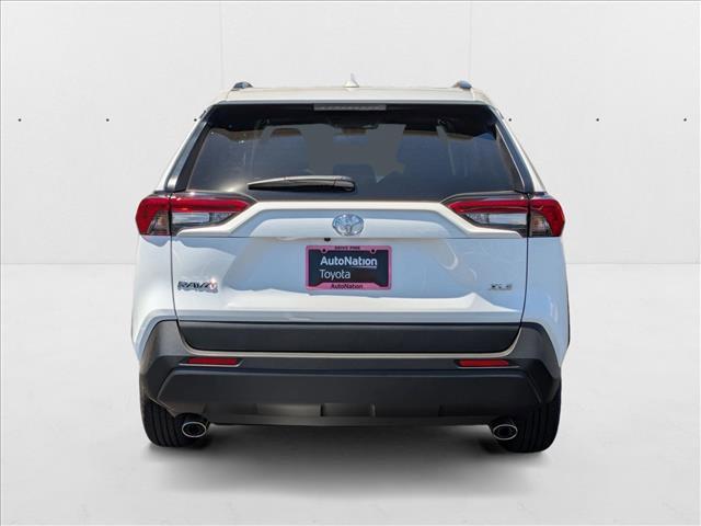 Photo of 2025 Ice Cap Toyota RAV4