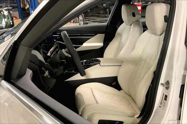 Photo of 2025 White BMW 530