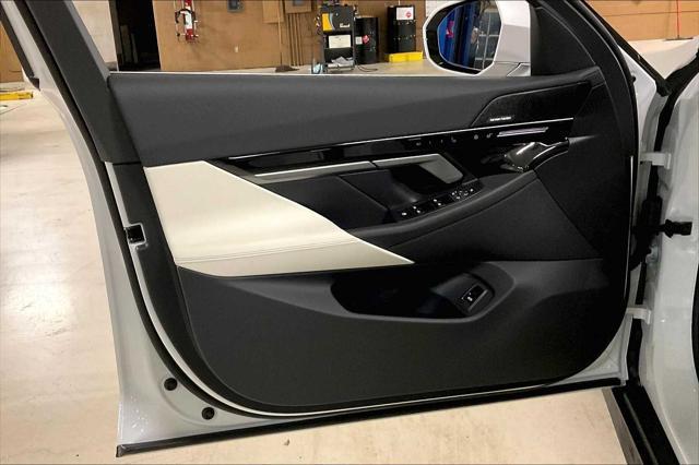 Photo of 2025 White BMW 530