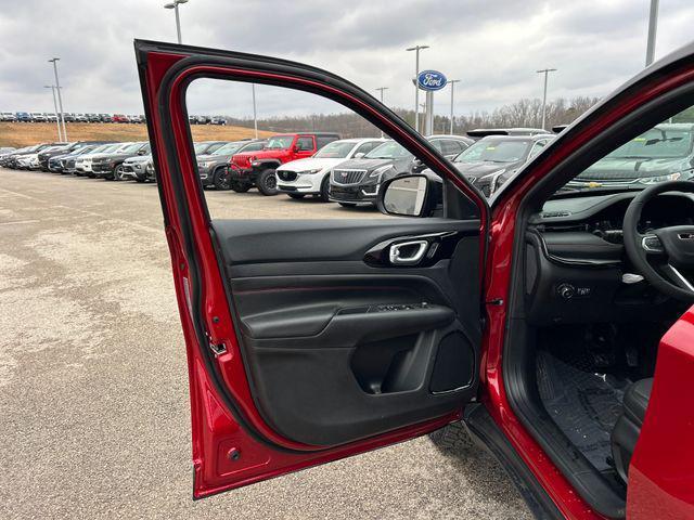 Photo of 2025 Red Hot Pearlcoat Jeep Compass